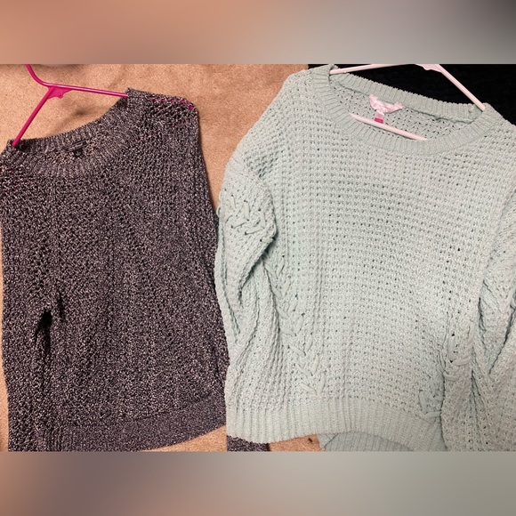 Bundle Deal. 4 Sweaters for 1 flat price. All 4 are new never worn - Picture 4 of 6